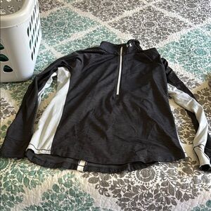 Under Armour Women's Black and Gray Sweater
